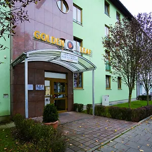 Perlach Allee By Blattl Monachium